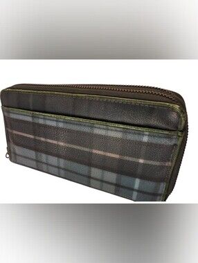 Safekeeper Green & Black Plaid Women's Wallet Zipper Closure
